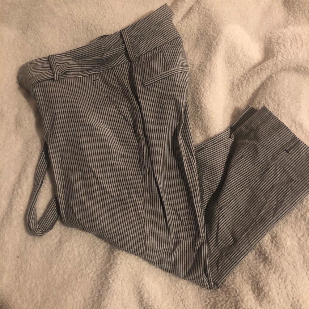 Banana Republic Flare Pants 🖤🤍